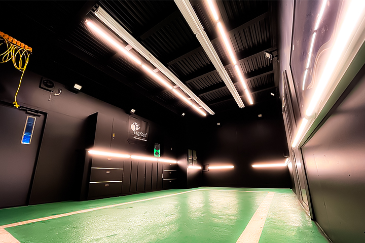 研磨専用ブース「ブラックブース」